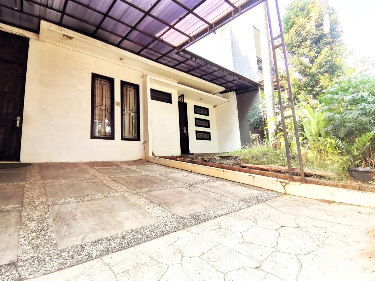 4-Bedroom Home In South Jakarta Nuansa Swadarma Residence By Le Ciel Hospitality Εξωτερικό φωτογραφία