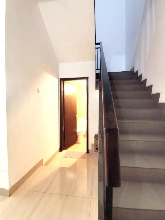 4-Bedroom Home In South Jakarta Nuansa Swadarma Residence By Le Ciel Hospitality Εξωτερικό φωτογραφία