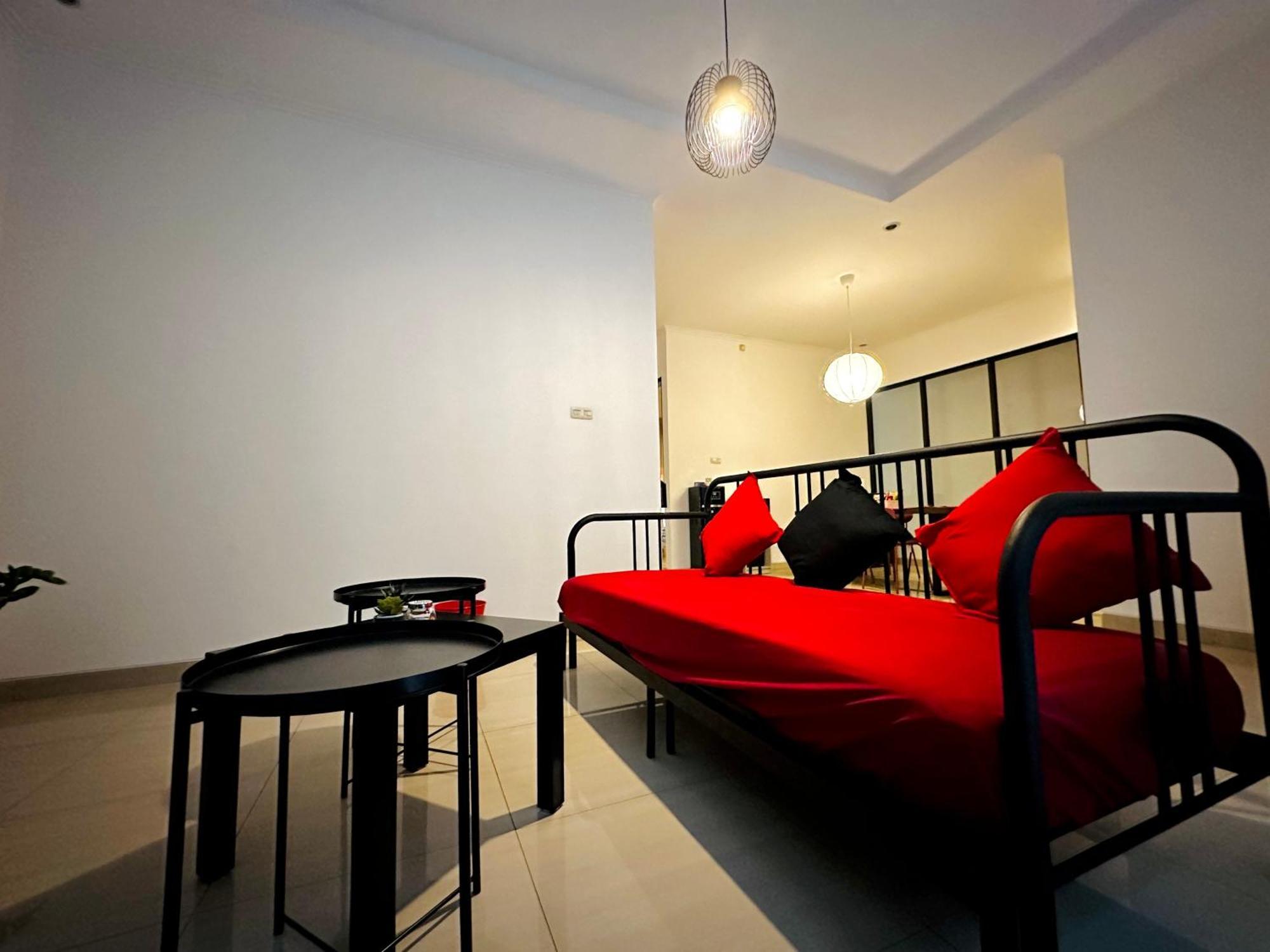 4-Bedroom Home In South Jakarta Nuansa Swadarma Residence By Le Ciel Hospitality Εξωτερικό φωτογραφία