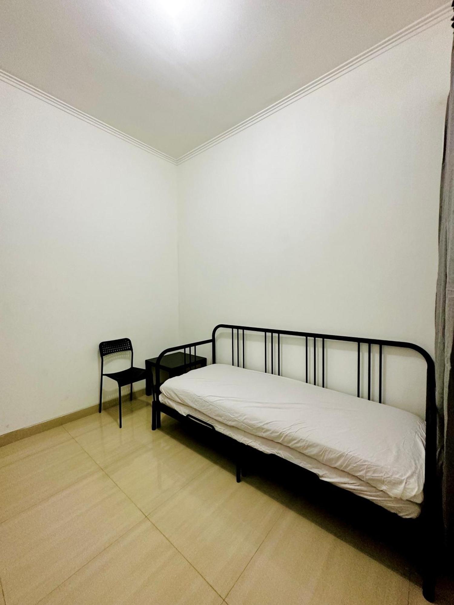 4-Bedroom Home In South Jakarta Nuansa Swadarma Residence By Le Ciel Hospitality Εξωτερικό φωτογραφία
