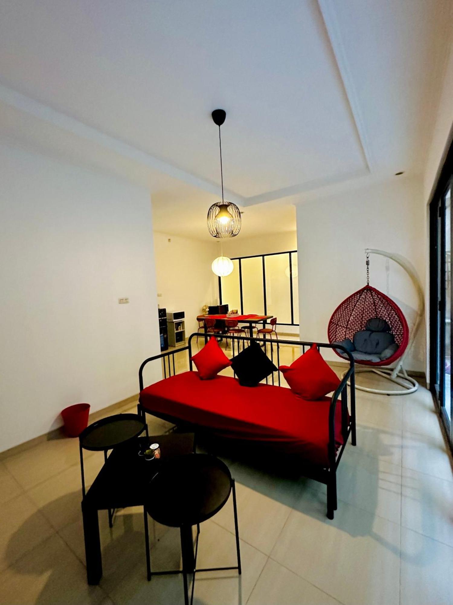 4-Bedroom Home In South Jakarta Nuansa Swadarma Residence By Le Ciel Hospitality Εξωτερικό φωτογραφία