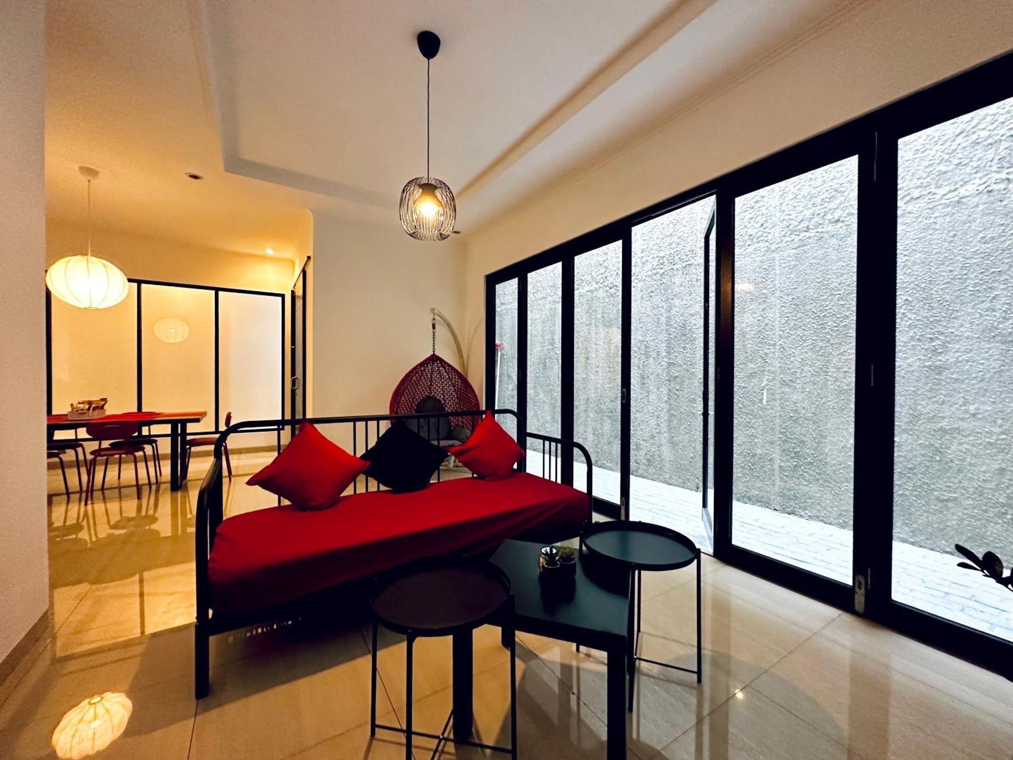 4-Bedroom Home In South Jakarta Nuansa Swadarma Residence By Le Ciel Hospitality Εξωτερικό φωτογραφία