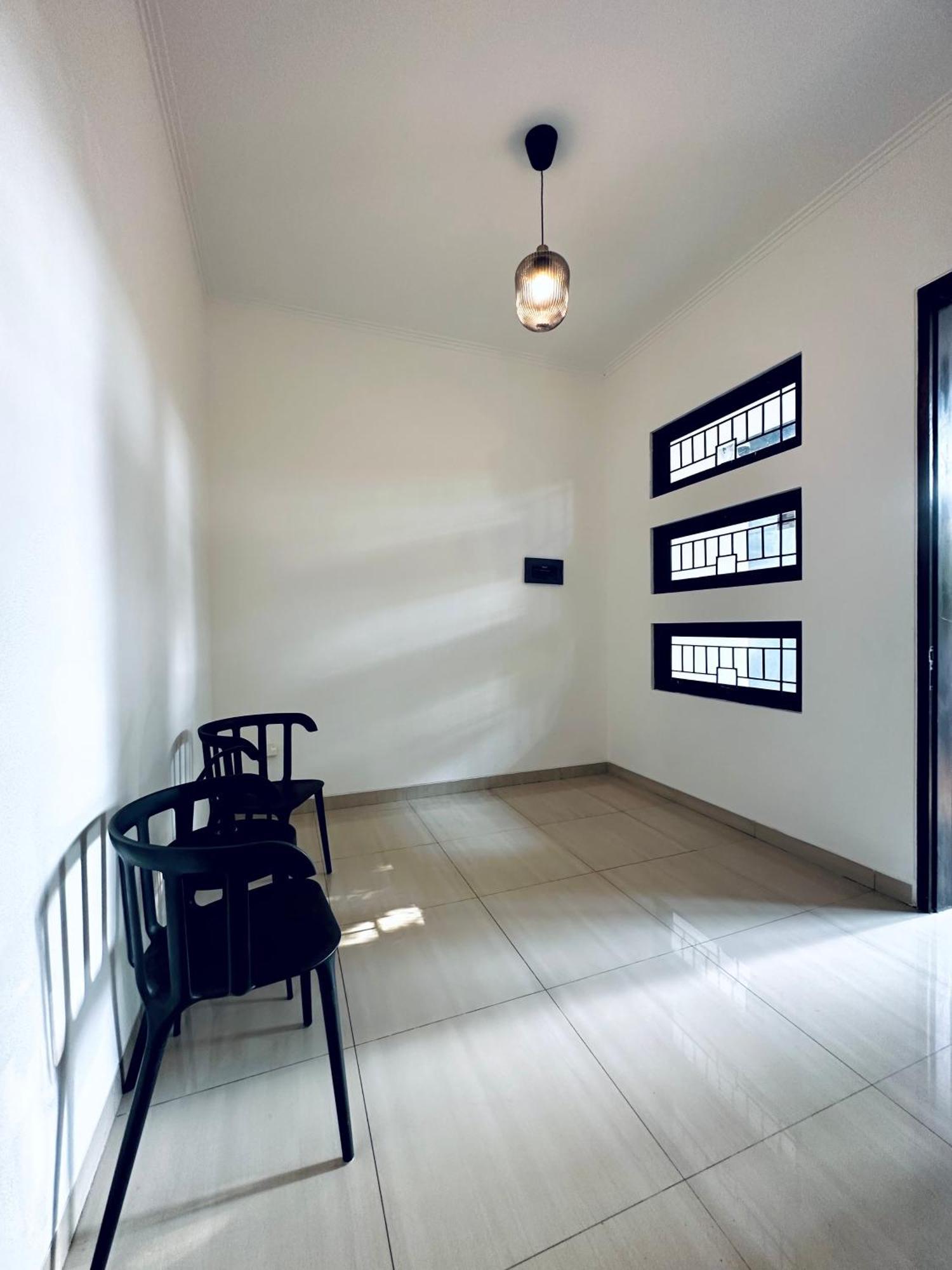 4-Bedroom Home In South Jakarta Nuansa Swadarma Residence By Le Ciel Hospitality Εξωτερικό φωτογραφία
