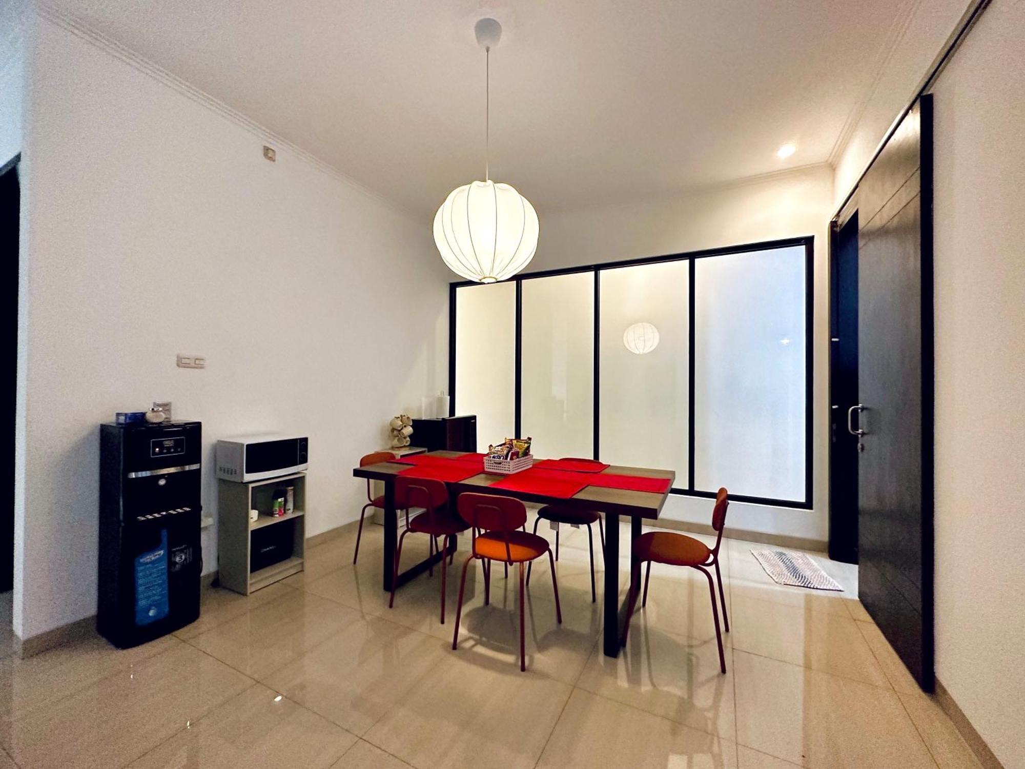 4-Bedroom Home In South Jakarta Nuansa Swadarma Residence By Le Ciel Hospitality Εξωτερικό φωτογραφία