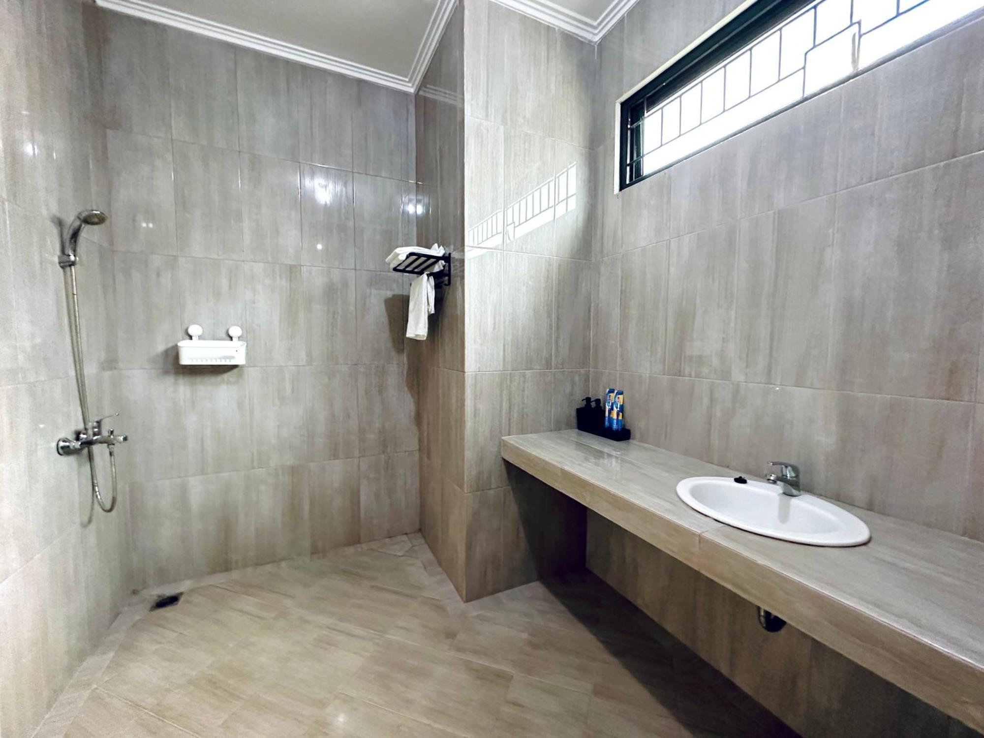 4-Bedroom Home In South Jakarta Nuansa Swadarma Residence By Le Ciel Hospitality Δωμάτιο φωτογραφία