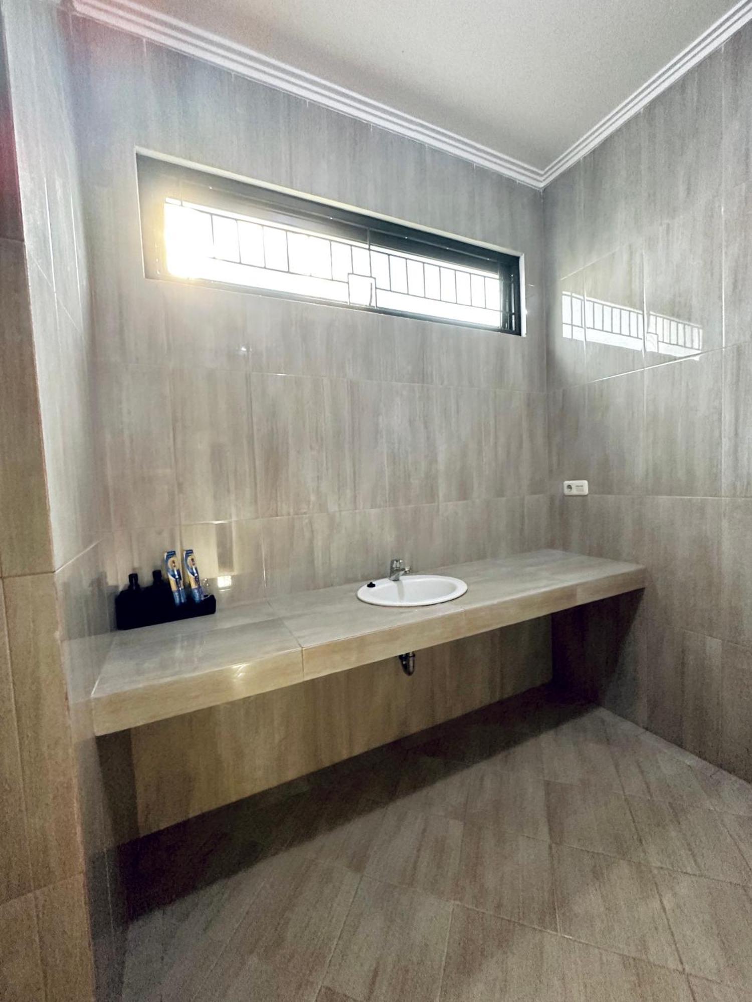 4-Bedroom Home In South Jakarta Nuansa Swadarma Residence By Le Ciel Hospitality Δωμάτιο φωτογραφία